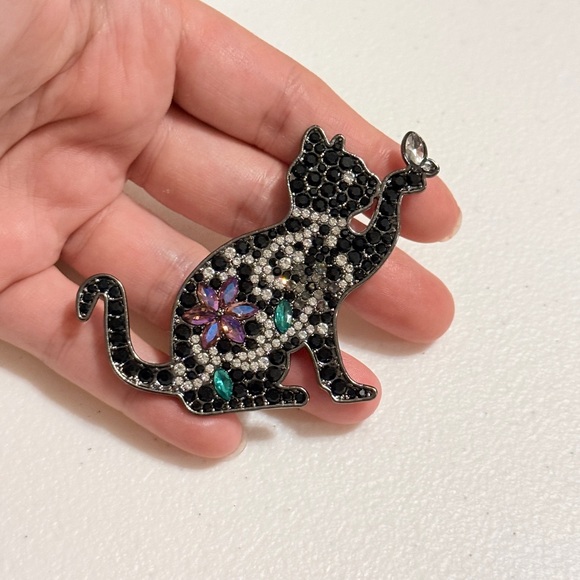 Elegant Multicolor Cat Brooch 🌷 - Picture 3 of 7
